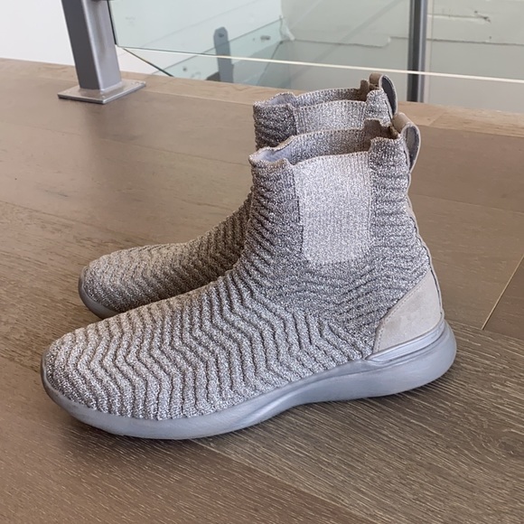 APL | Shoes | Techloom Chelsea Sneaker 